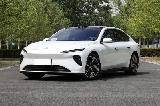 Four Wheeled EV Electric Car Vehicle 360KW Ternary Lithium Battery Operated 700km