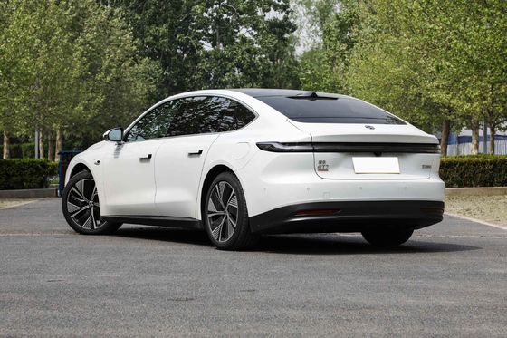 Four Wheeled EV Electric Car Vehicle 360KW Ternary Lithium Battery Operated 700km
