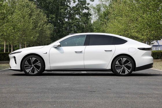 Four Wheeled EV Electric Car Vehicle 360KW Ternary Lithium Battery Operated 700km